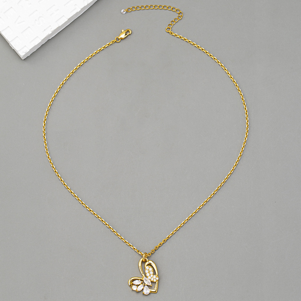 Original Design Hollow Irregular Heart Full Diamond Butterfly Pendant Fashion Necklace Collar Female