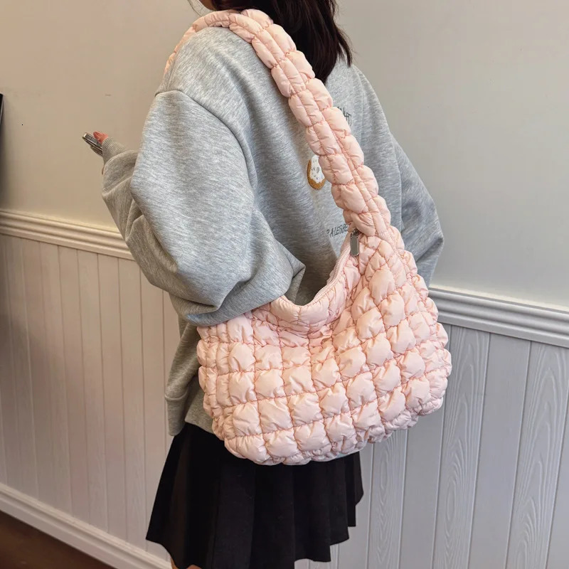 Pleated Cloud Bag Womens Shoulder Bag Large Capacity Bubble Messenger Tote Large Bag 250306
