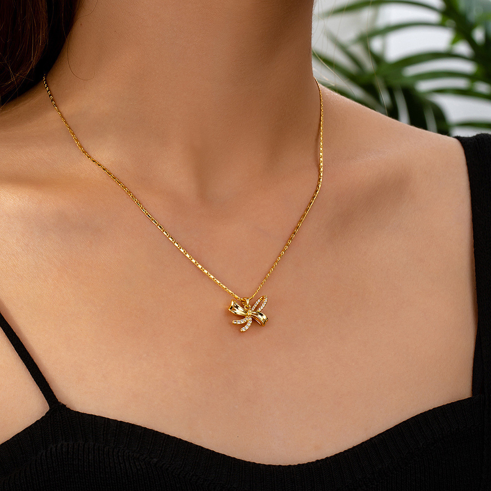 Light Luxury Niche Design With A High Sense Of Bow Pendant Necklace Collar Female