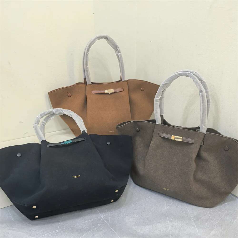 European And American Fashion New Bat-Shaped Wing Handbag Niche Brand Design Multi-Functional Large Capacity Shoulder Bag