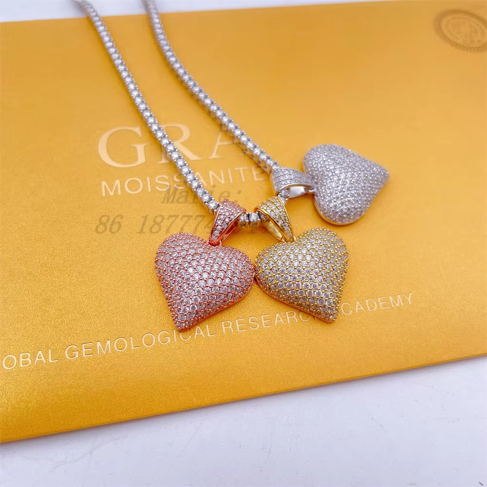 S925 with Vvs Moissanite Heart-shaped Glow-in-the-dark Moissanite Hip Hop Jewelry Custom Pendant Diamond