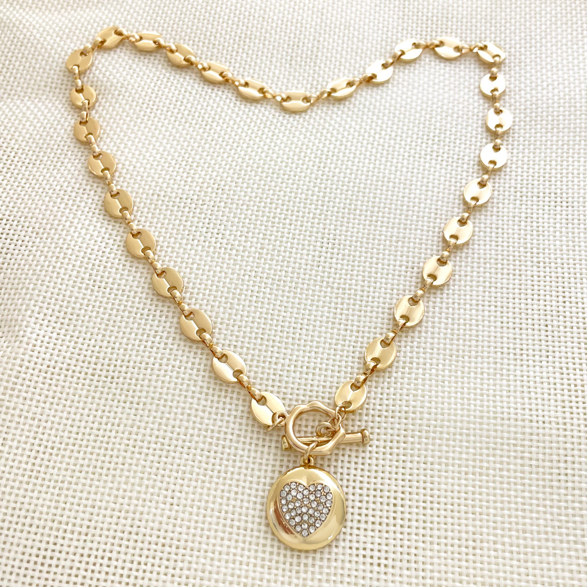 French Retro Light Luxury Temperament OT Button Necklace Women Love Fashion Design Sense Clavicle Chain Jewelry