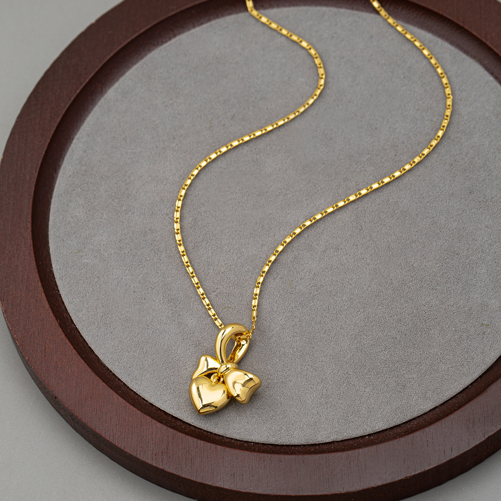 French Retro Little Fragrant Wind Bow Love Pendant Simple Everything With Temperament Necklace Collar