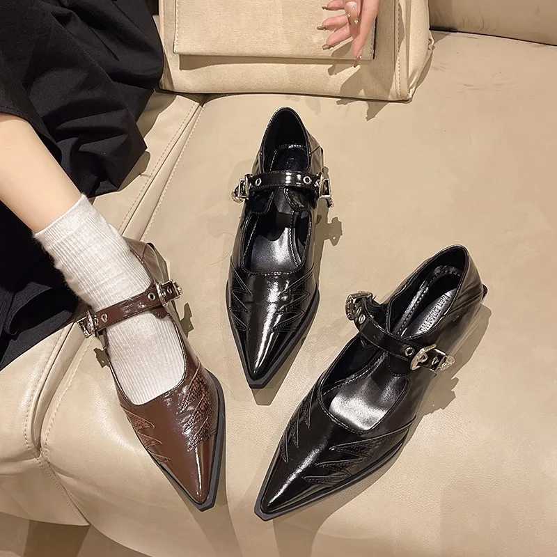 2024 Winter New French Pointed Shallow Mouth Single Shoes for Wen Belt Buckle Thick Heel Mary Jane Shoes Y250306