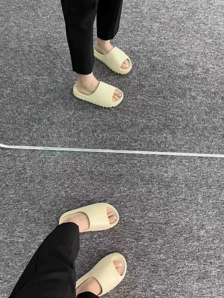 Slides Clouds Womens Sandals Mens Slippers Soft Thick Bottom Inner and Outdoor Height Increasing Shoes Couple 36-47C250306