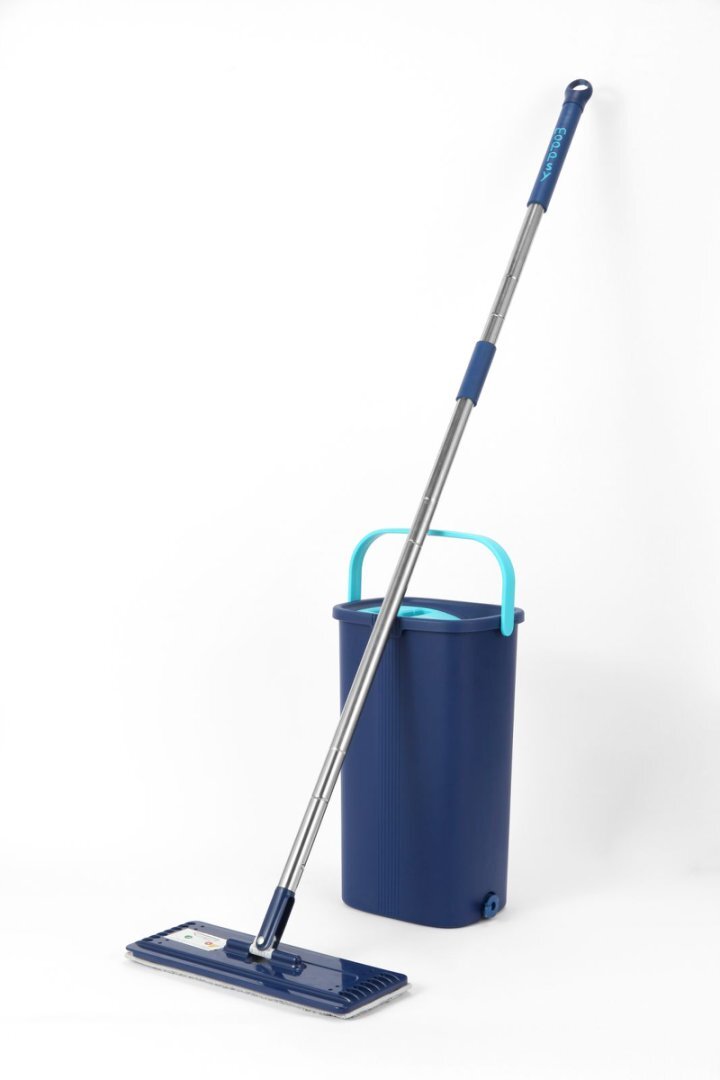 Sturdy Medium-Sized Floor Mop Set with Built-in Bucket Easy Cleaning Comes with 2 pieces of cloth
