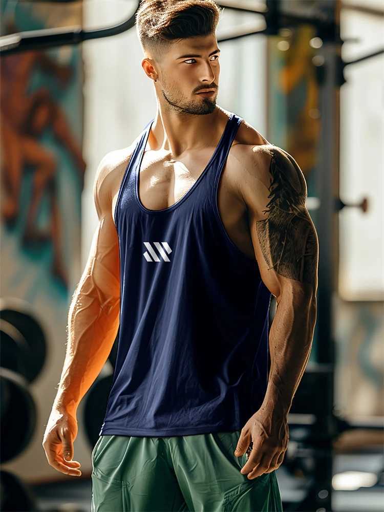 Fitness Mens Sleeveless Tank Top Breathable Comfortable Tank Top Summer New Casual Tank Top Striped Pattern Mens Tank TopT250318