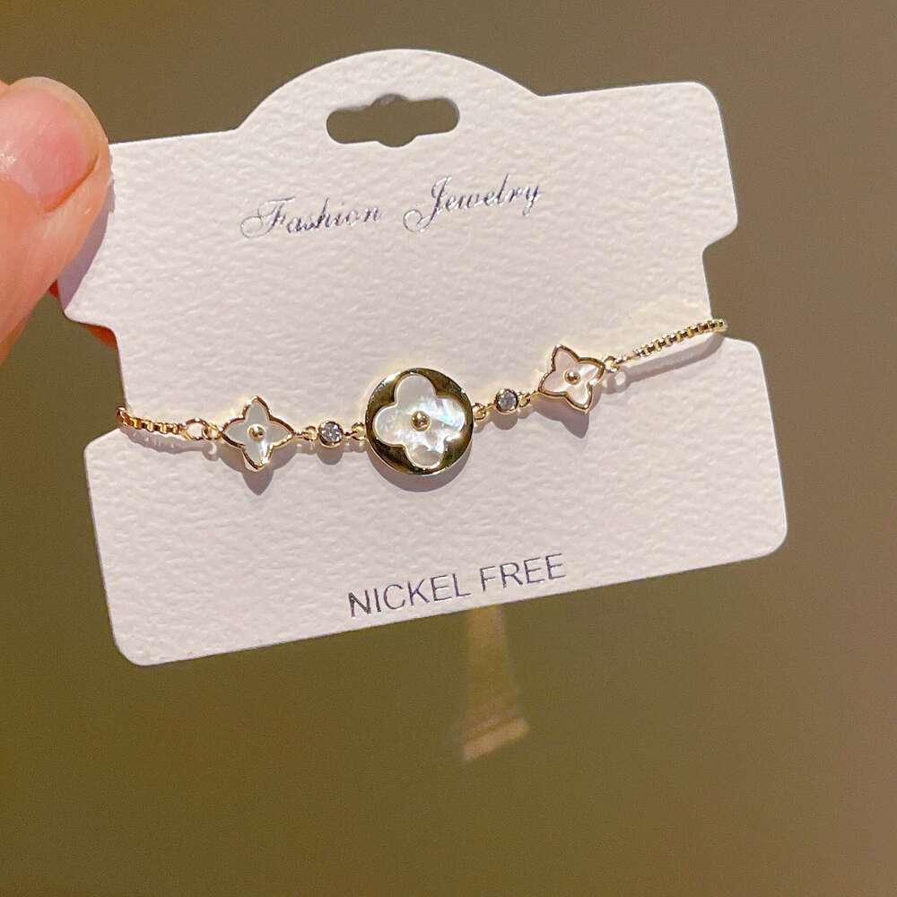 designer bracelet Gold natural shell bracelet 2024 internet celebrity style niche accessory drawstring personalized wer hand rope for women