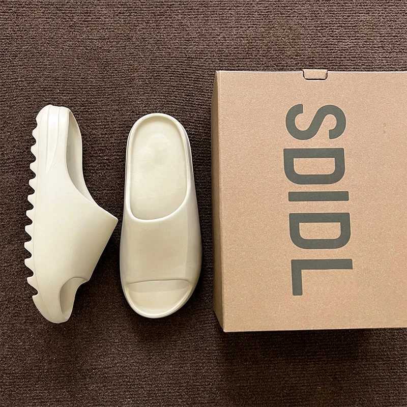 New EVA soft thick soled slippers for womens summer fashion wear home sandals mens beach shoesC250305