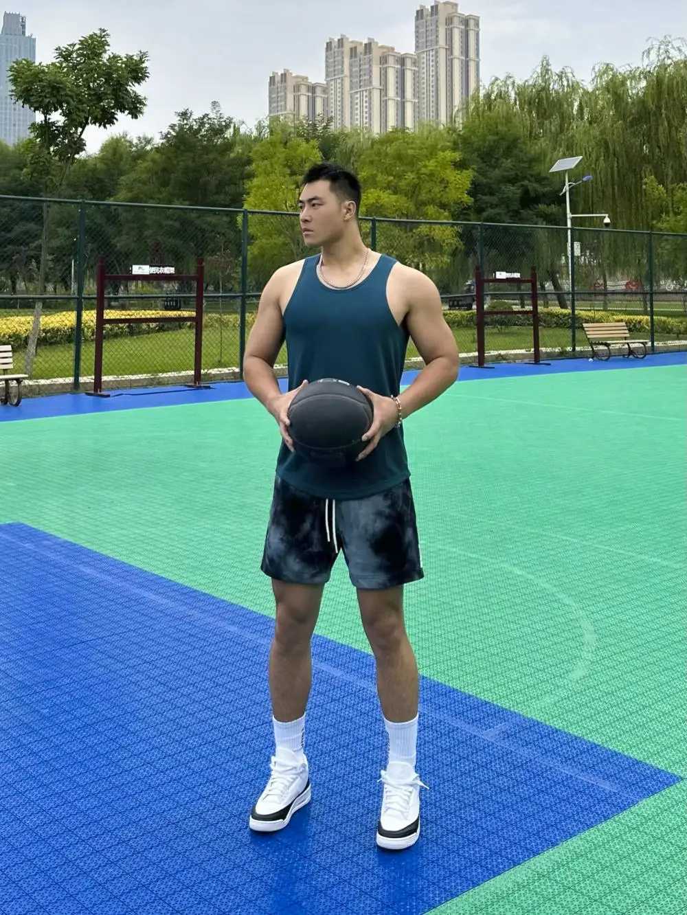2024 Summer Plus Size Men Clothing Tank Tops Black White Gray Singlets Sleeveless Fitness Men Vest Casual Bodybuilding Vest NewT250318