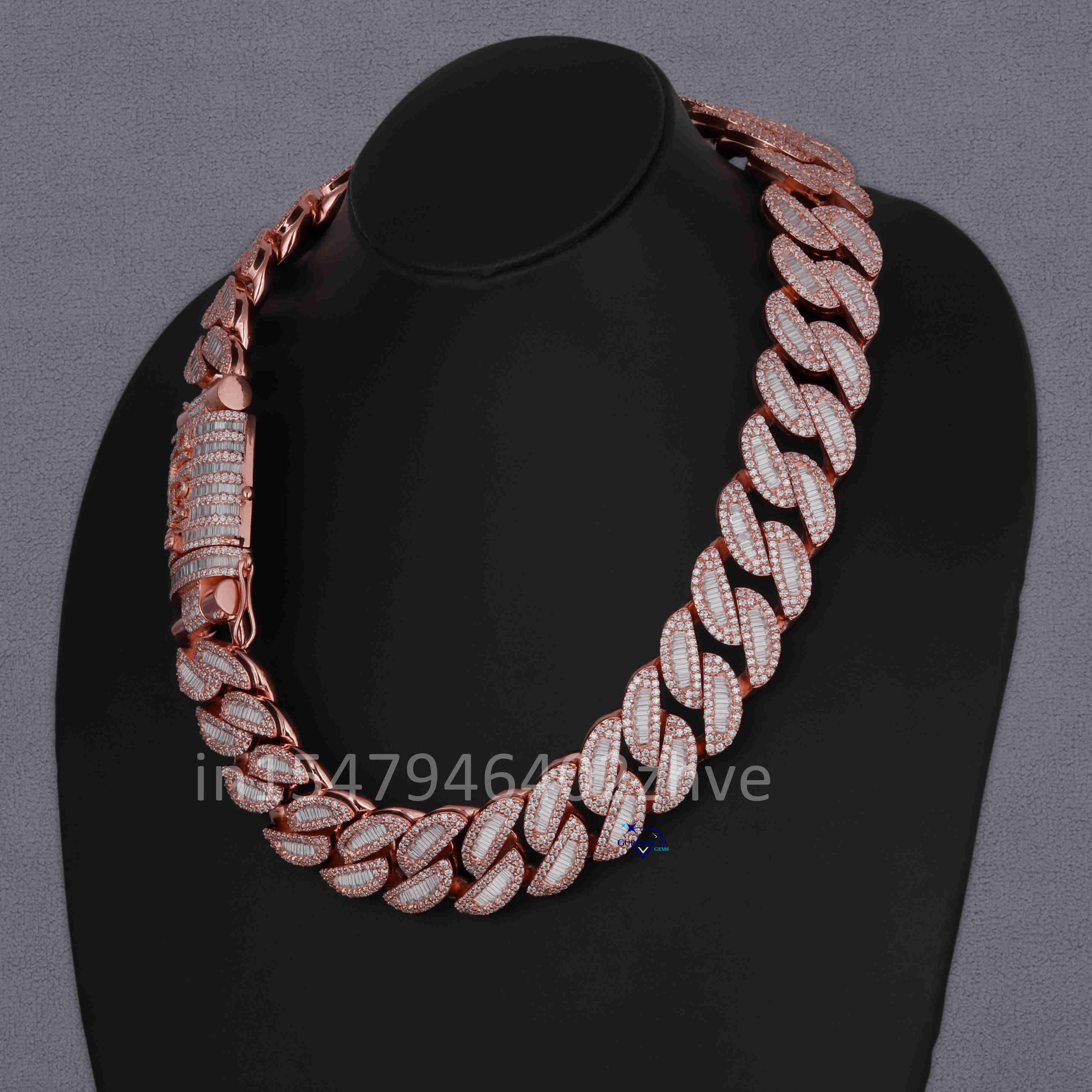 Custom Jewelry Crafted With Luxurious 925 Silver Sparkling VVS Clarity Moissanite Sparkling Brilliance Diamond Cuban Chain