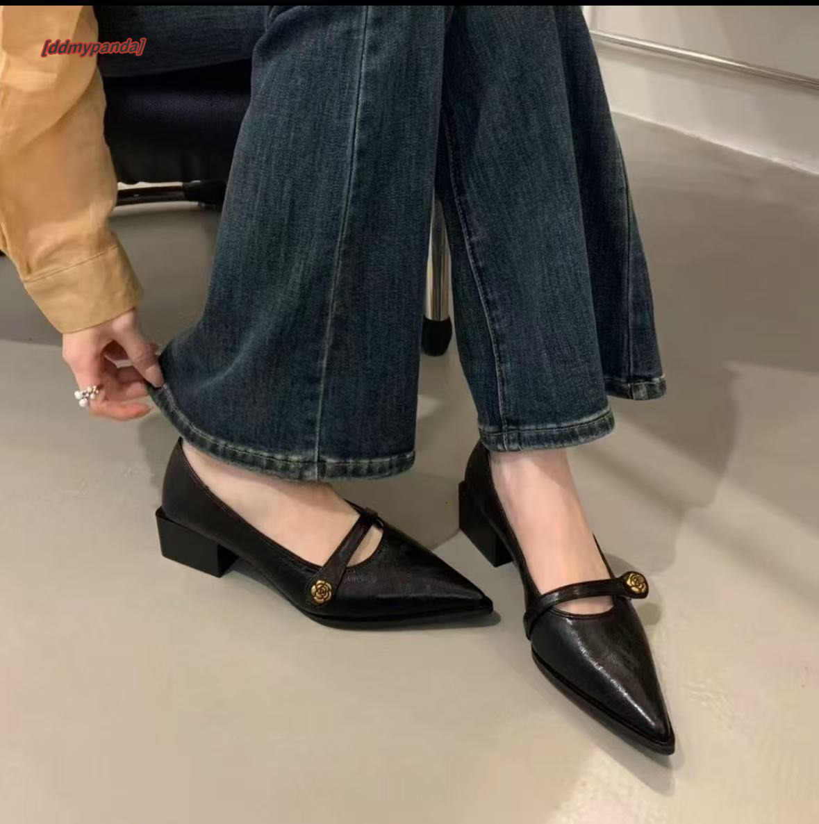 Sharp pointed flat belt shallow mouth small leather women's Spring and Autumn French exquisite versatile thick mid heel fashion single shoes #ddm