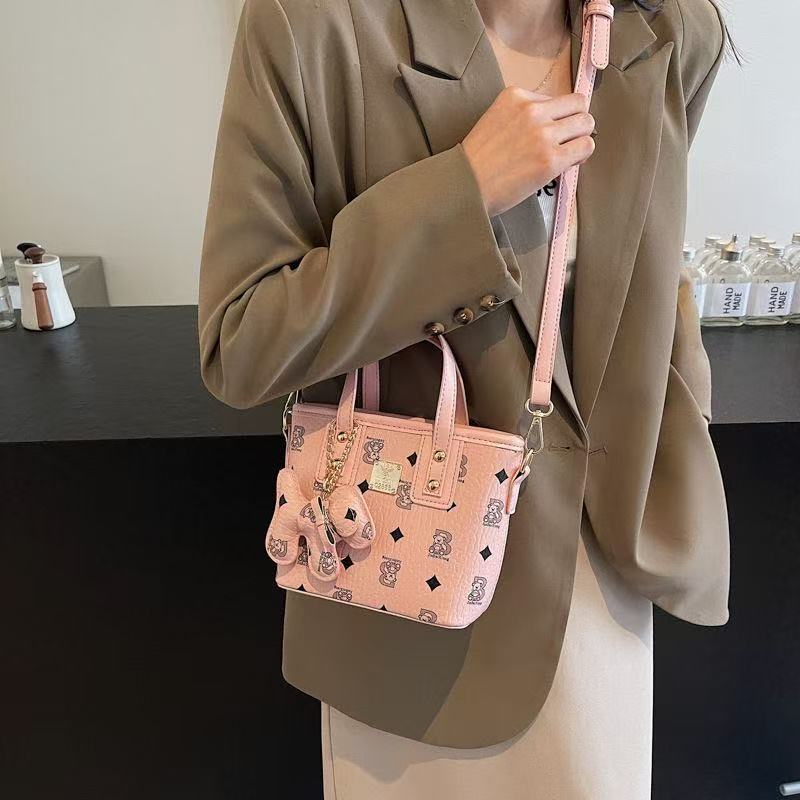 Designer's 2024 autumn/winter new women's suede frosted tote shopping single shoulder hand-held large capacity bag