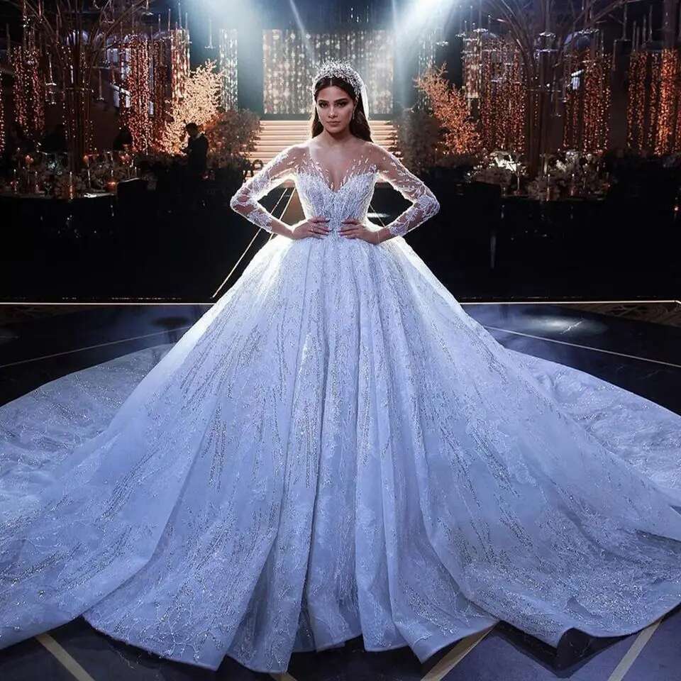 Customized glitter fringed bright sequins tulle appliques illusion wedding dresses