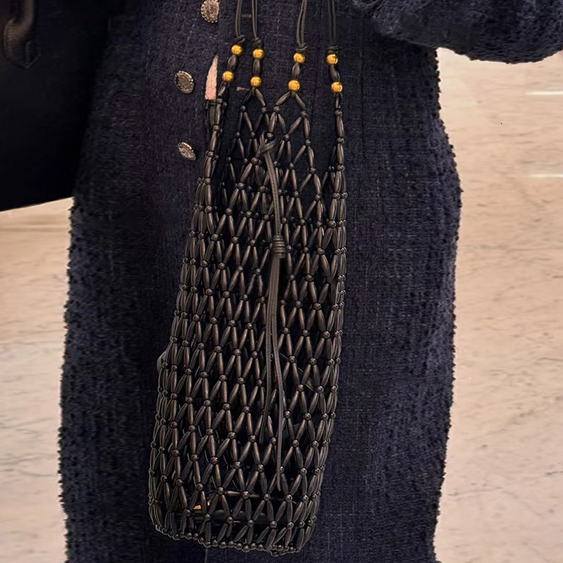 Ins Hollowed Out Handmade Woven Female Niche Design, Wooden Bead Bucket Bag, Summer Versatile Commuting Single Shoulder Women's Bag