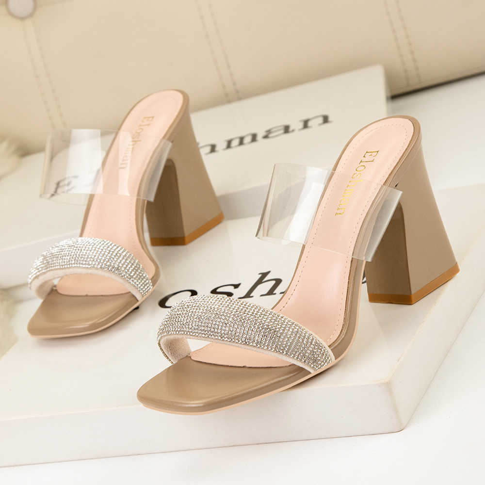 Red soled shoes, slippers, sandals, sports shoes, boots banquet one-piece square rhinestones exposed toes outside