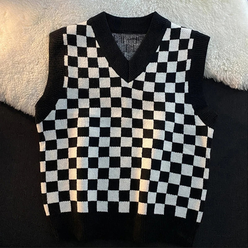 Women Knitted Plaid Sweater Vest Sleeveless Loose VNeck Knitwear Vintage Fall Winter Tank Top Pullover 250227Z
