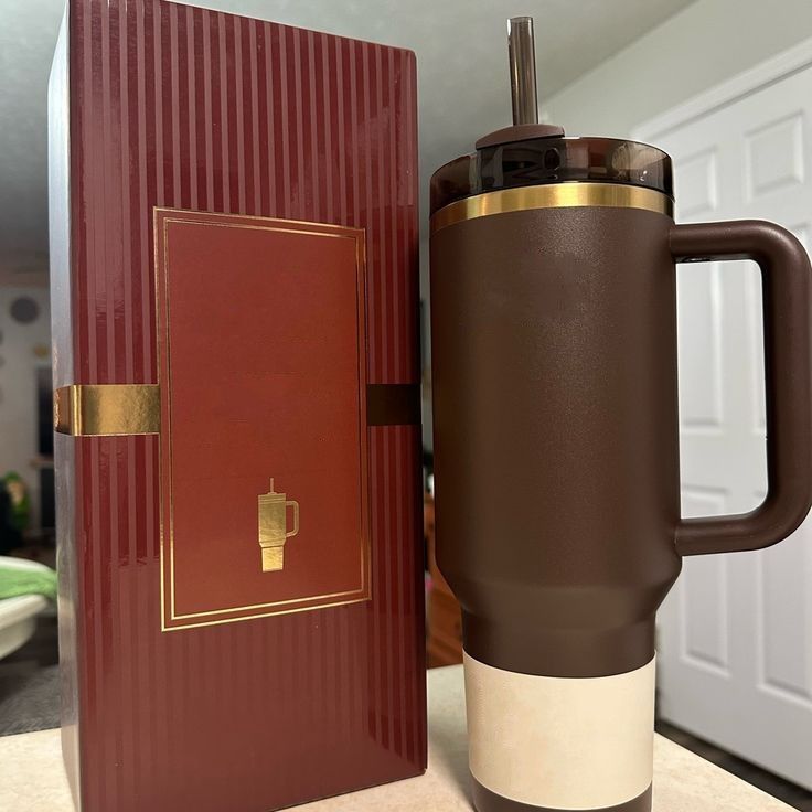 USA Stock Chocolate Gold 40oz Mug Rose Blue Magnolia Co-branded Pink Stainless Steel Tumbler with Silicone Handle Lid Straw Tube Water kettle 3 days delivery