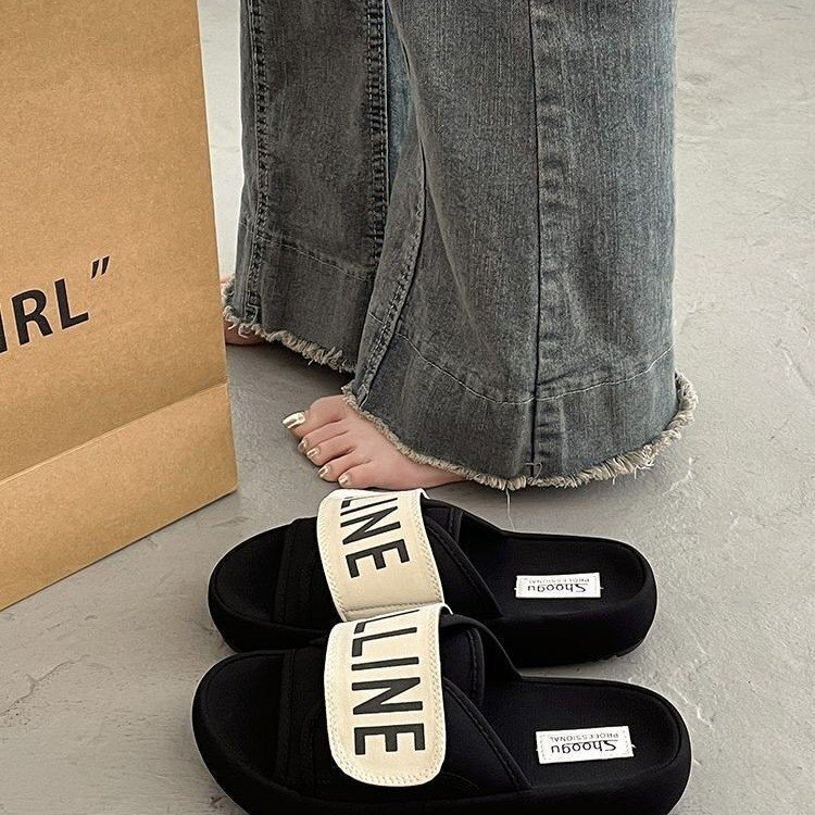 Super Hot And Beautiful Thick Sole Sandals For Women's Summer Outwear Fashion Matching Skirt 2025 New French Outgoing Flat Bottom Slippers