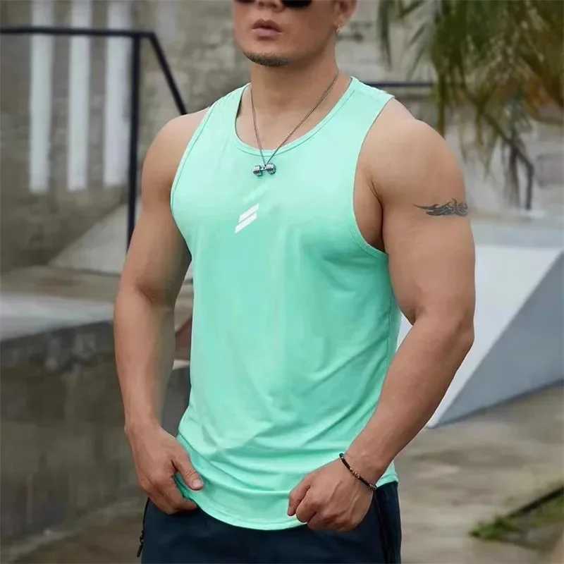 Summer New Simple Striped Print Pattern Round Neck Vest Daily Fitness Sports Sleeveless Breathable And Comfortable Mens VestT250318