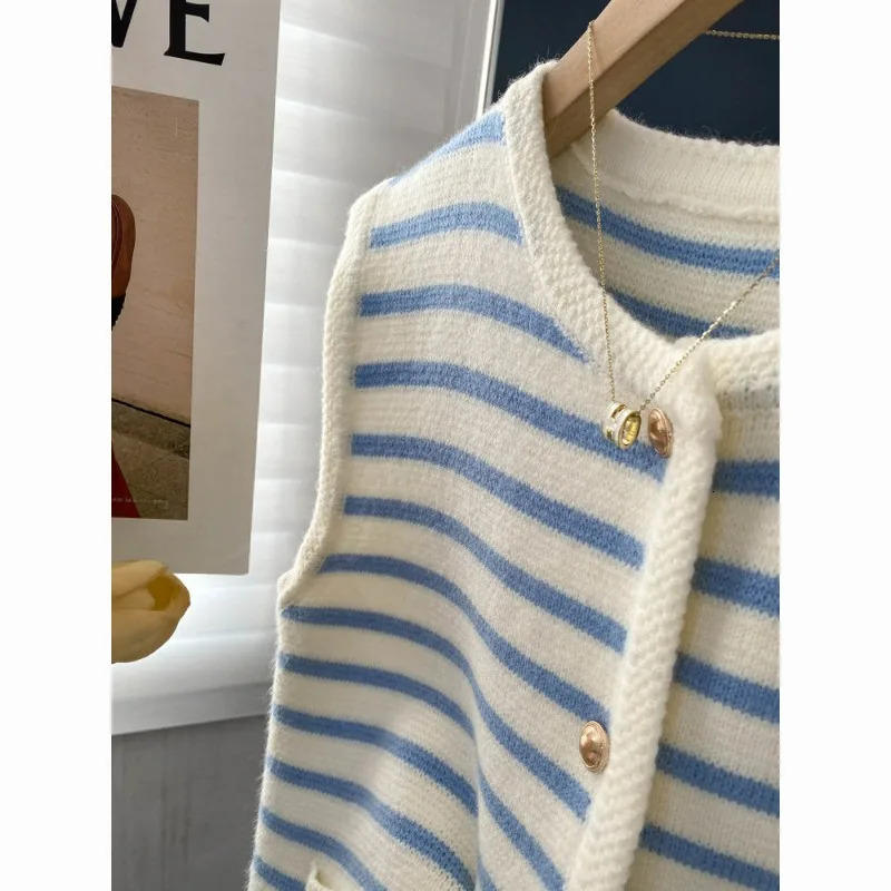 French Style Simple Striped Knitted Womens 2024 Autumn Retro Sweater Vest Chic Outer Wear Versatile Casual Top 250305
