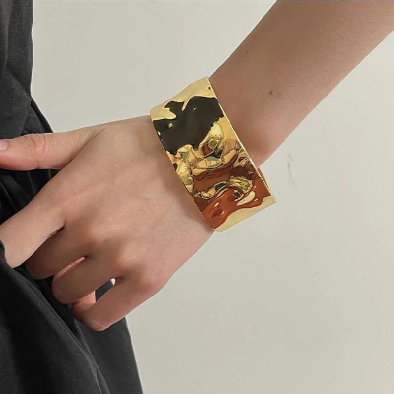 Modern Jewelry European and American Metal Open Bracelets For Women Party Gifts Cool Trend Accessories Selling 250303