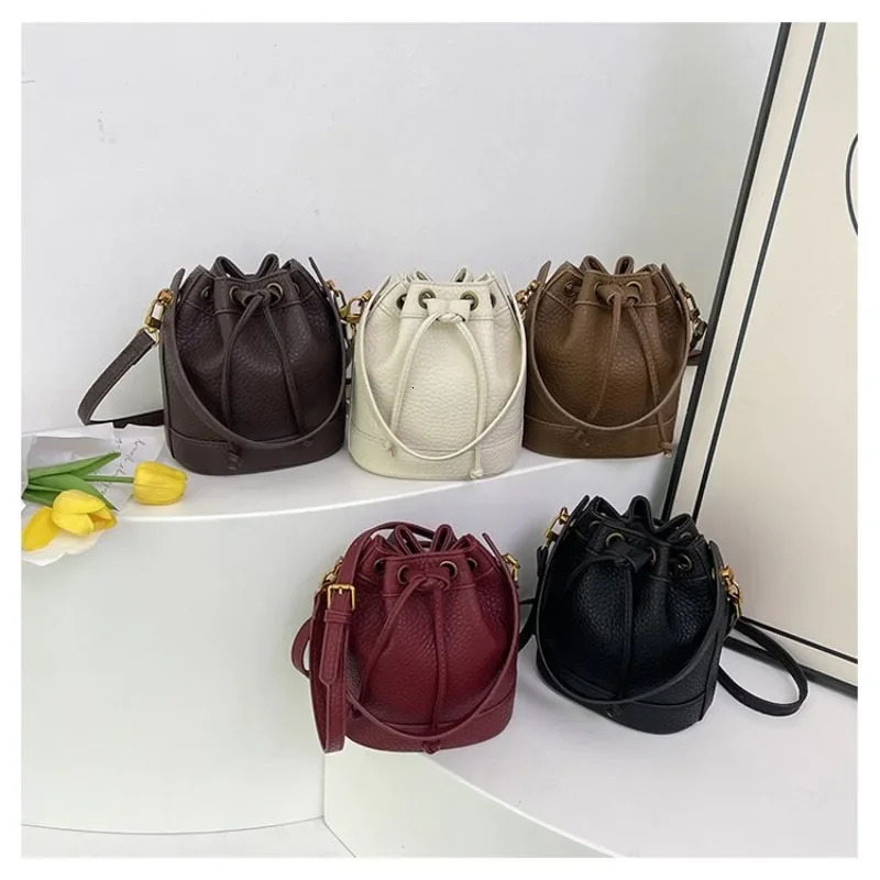 Fashion PU 2024 High Quality Bucket Handbag Solid Color Simple Crossbody Bag Soft Versatile Trendy Shoulder 250227z