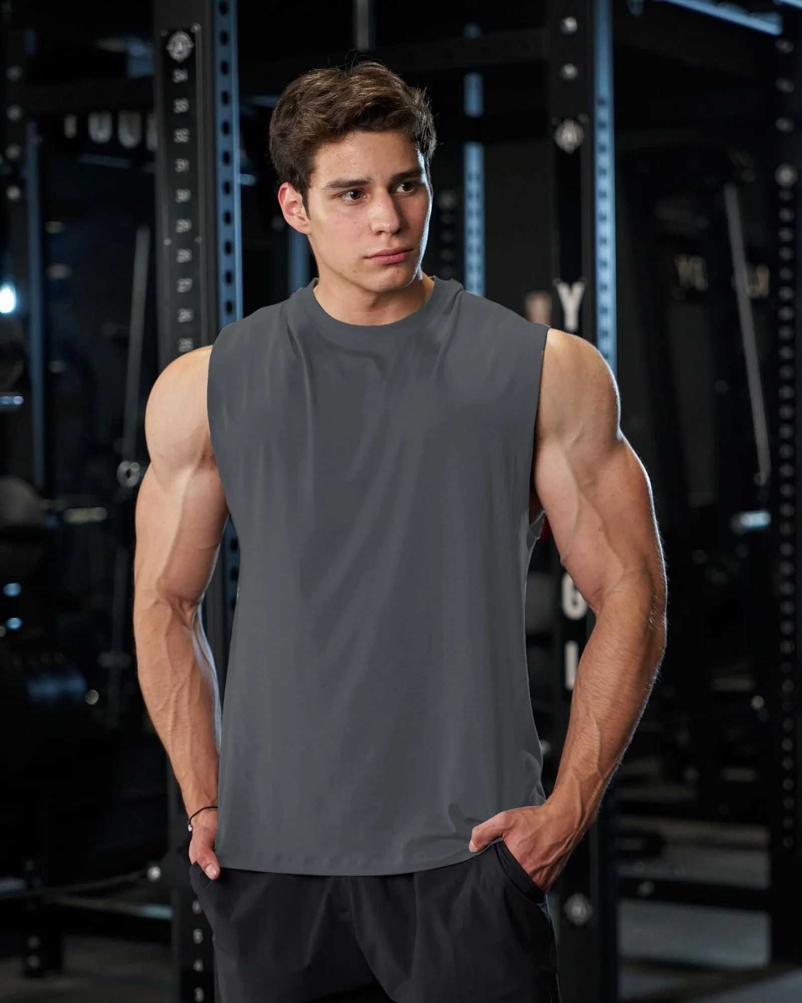 2025 Mens new solid color sports fitness crewneck vest fitness sleeveless blank sports muscle vestT250318
