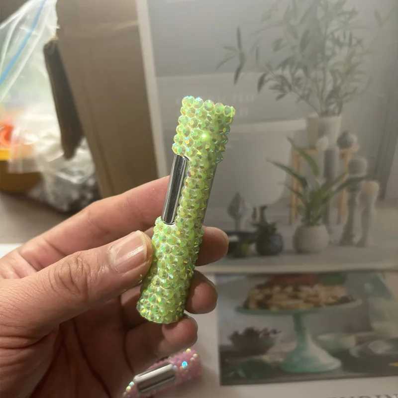 Exquisite Rhinestone Lighters Butane Torch Lighters Windproof Pink Straight Flame Lighters Ladies Smoking AccessoriesC250307