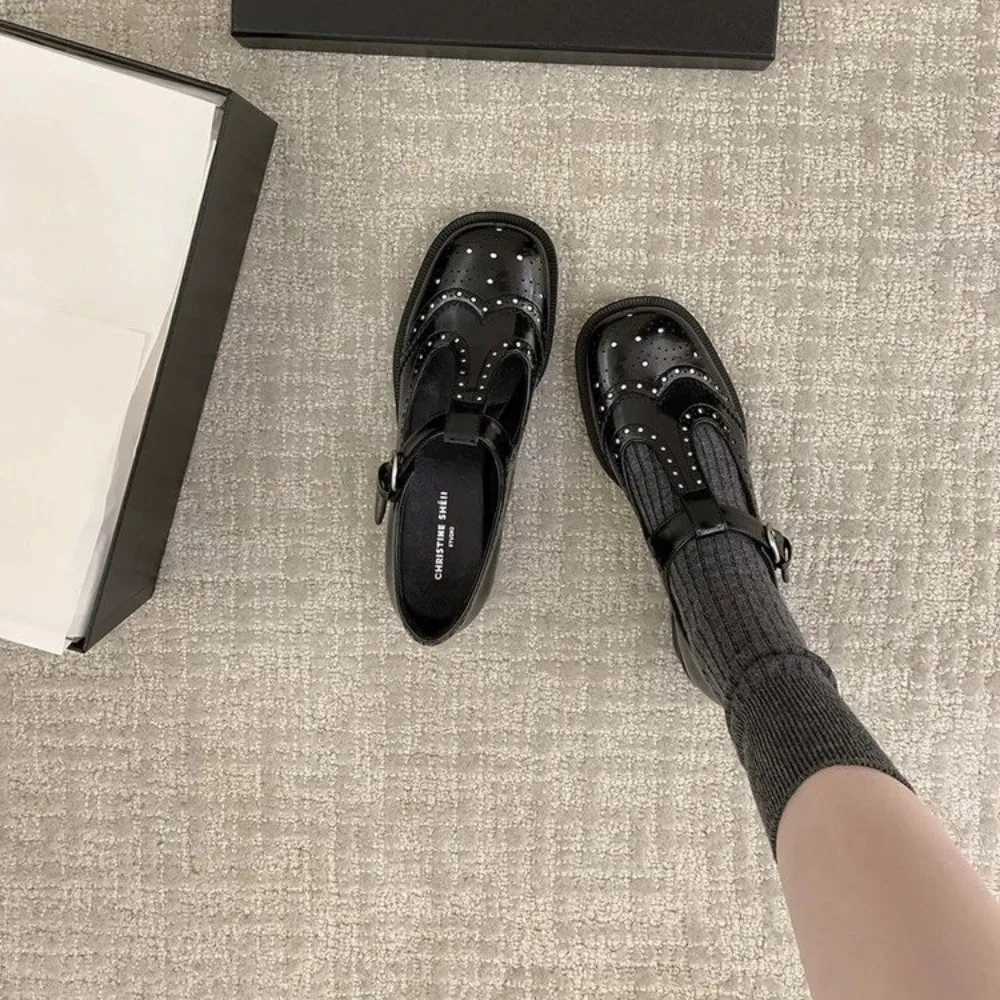 Warm genuine leather flat shoes new British style low heel casual shoe buckle with Mary Jane luxury designer Loafers Wan Y250307