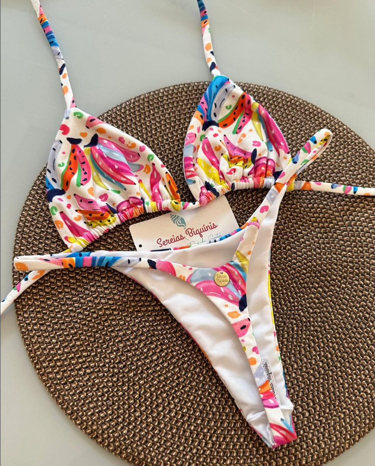 Trending Bikini Set with Sensual Design - Perfect for Beach Vacations
