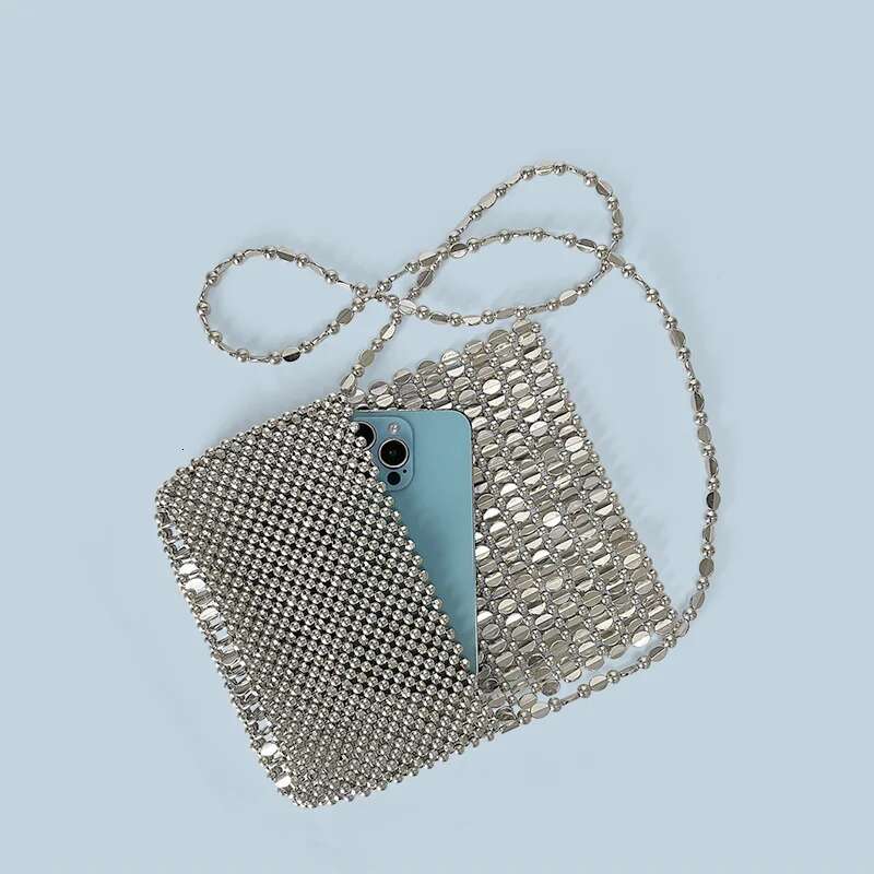 Summer New Bgbg Retro Sier Hollow Design Handmade Beaded Flip Phone Bag