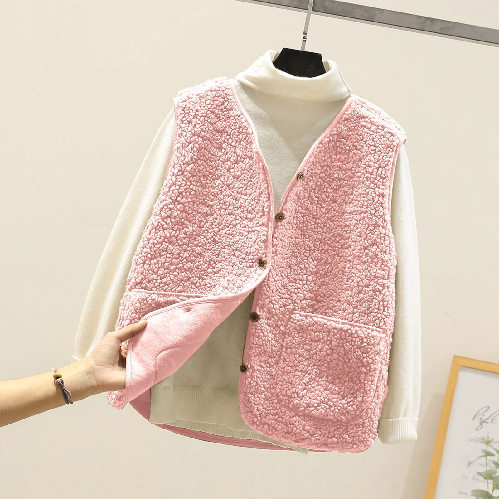 Vests Spring Autumn Women Button Waistcoat Lamb Wool Winter Thermal Warm Thick Fleece Sleeveless Jacket Ladies Coats 250227Z