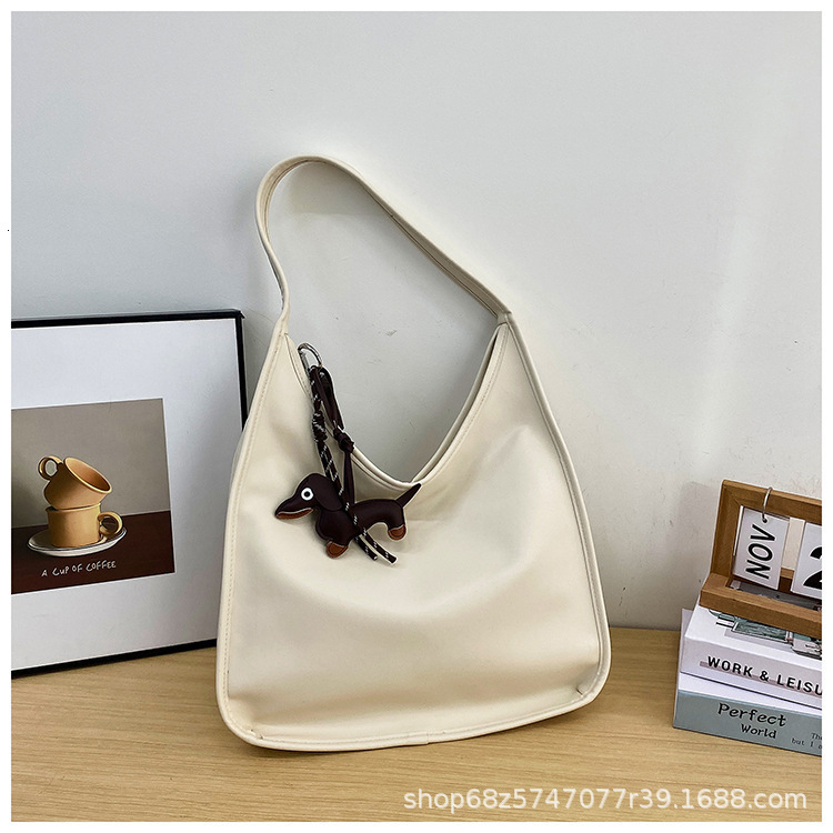 Texture soft leather bag womens 2025 new trendy and versatile casual crossbody bag niche design single shoulder commuting bag
