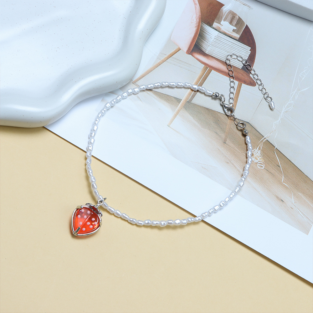 Strawberry heart pearl necklace colorful girl beaded lockbone chain for couple necklace