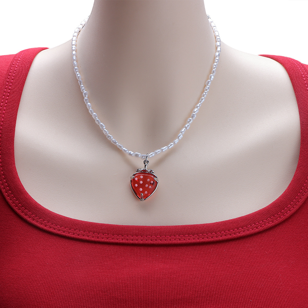Strawberry heart pearl necklace colorful girl beaded lockbone chain for couple necklace