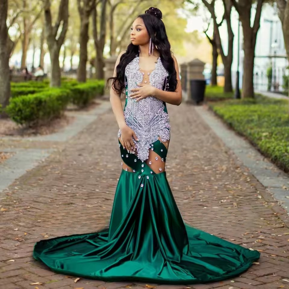 Sparkly Green Satin Prom Dresses For Black Girls 2025 Sexy Mermaid Beaded Rhies Long Party Dress Women Customized