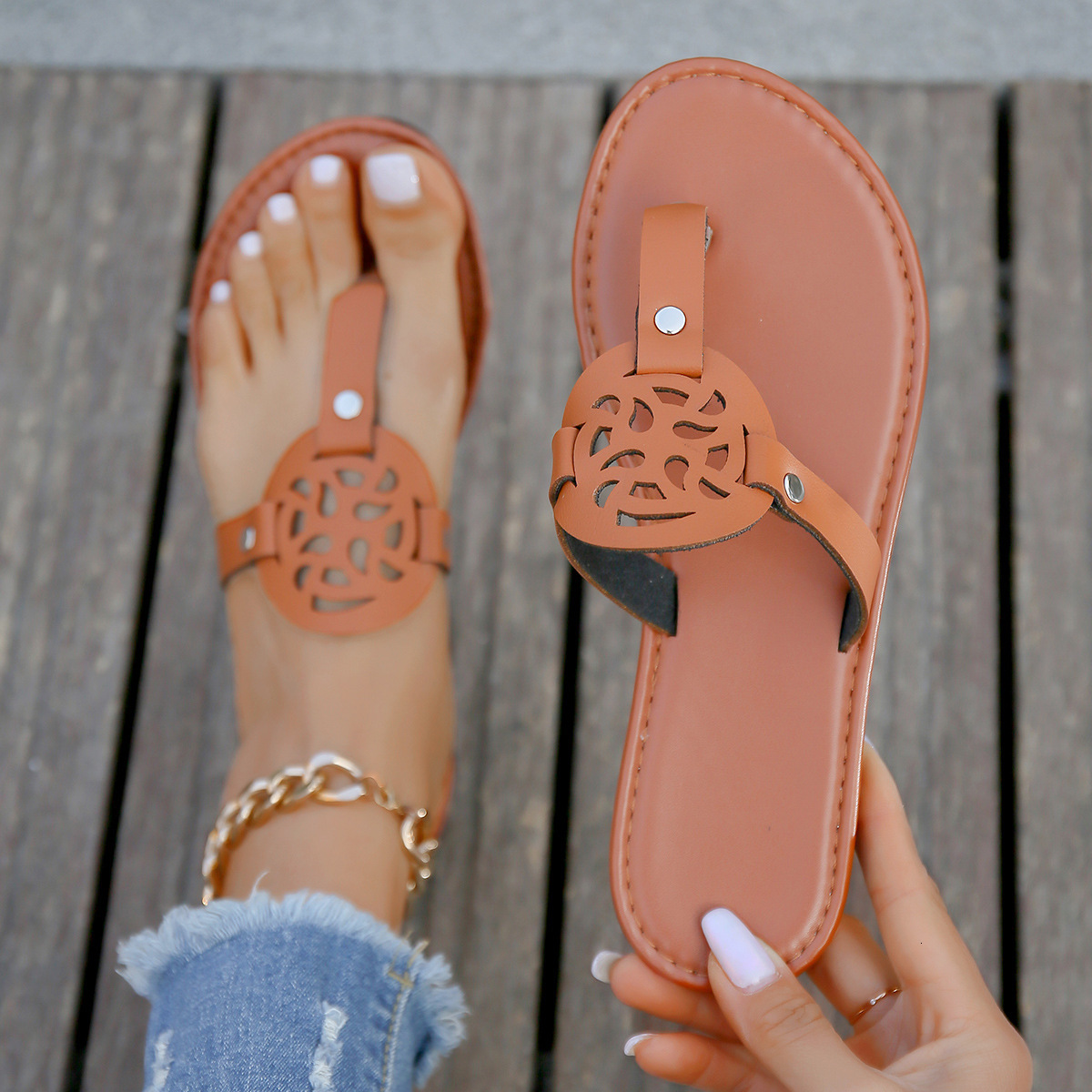 Summer 2025 New Designer Sandals For Women's Casual Multifunctional Flat Flip Flops Plus Size Beach Sexy Slippers