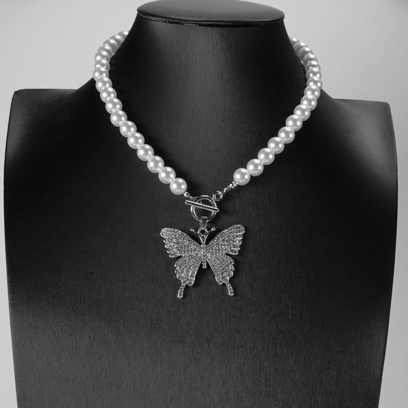 Exaggerated personality diamond studded butterfly necklace fashionable street style sparkling diamond collarbone chain item