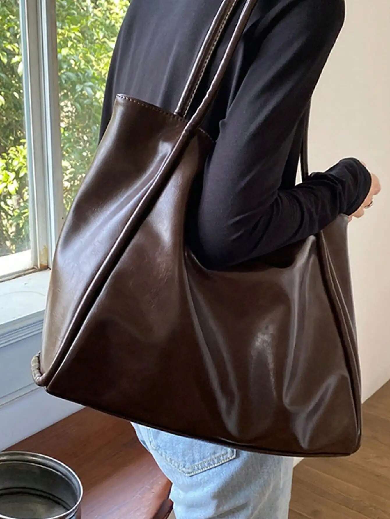 New Soft Leather Large Capacity Tote With A Niche Design Handheld Use, Single Shoulder Underarm Bag For Class And C