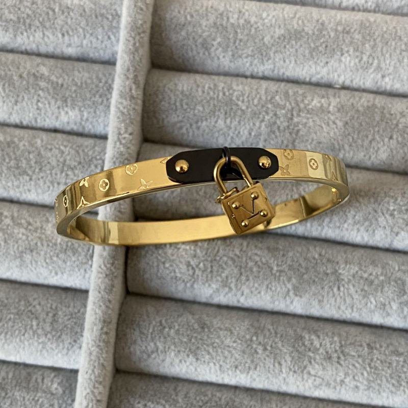 19CM Women Designer Bangle Key Lock Pendant Stainless Steel Bracelets Luxury Letter Couple Bangle For Women Lady Gifts