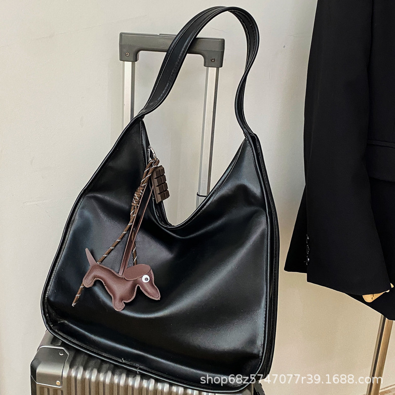 Texture soft leather bag womens 2025 new trendy and versatile casual crossbody bag niche design single shoulder commuting bag