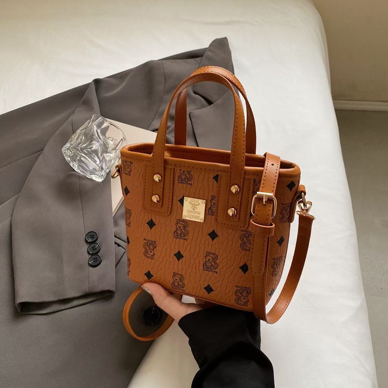 Designer's 2024 autumn/winter new women's suede frosted tote shopping single shoulder hand-held large capacity bag