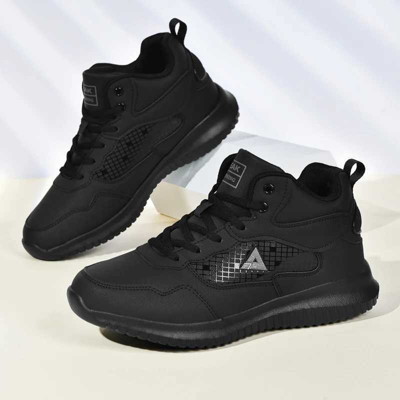 Chef shoes four season light non-slip oil-proof waterproof cfort plus size mens kitchen work shoes fashion casual mens shoes Y250306