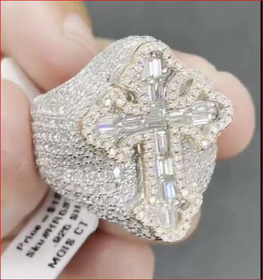 Solid Silver Pyroxene Chilled Cross Ring Made Of Pure Silver Suitable For Mens And Womens Fashion Jewelry
