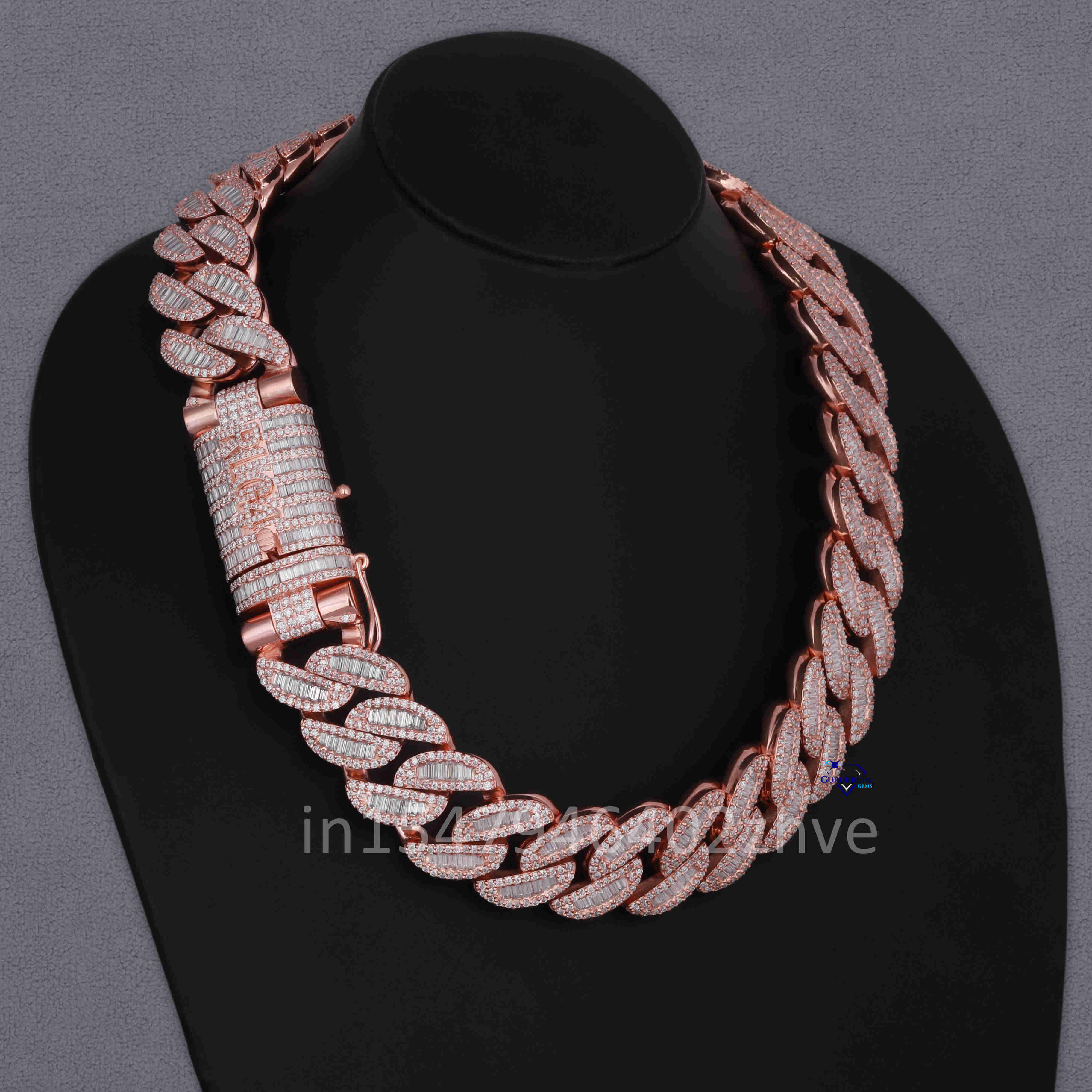 Custom Jewelry Crafted With Luxurious 925 Silver Sparkling VVS Clarity Moissanite Sparkling Brilliance Diamond Cuban Chain