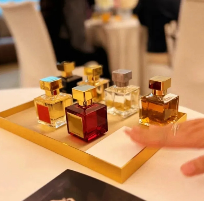 Parfum Femme 540 Extrait EDP Born in Roma Donna Pink PP Parfums Naturels Delina Valaya Fragrance EDT Intense Persistant Royal Essence Expédition