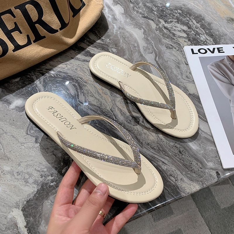 Free shipping 2025 new designer slippers for womens fashion black casual Beach non-slip breathable and comfortable Flip Flops size eur 35-43 daily wea