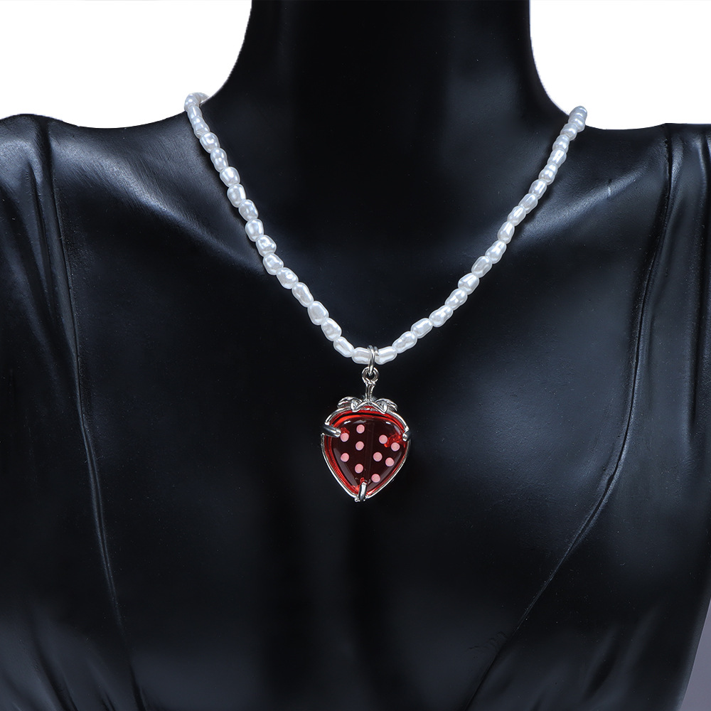 Strawberry heart pearl necklace colorful girl beaded lockbone chain for couple necklace