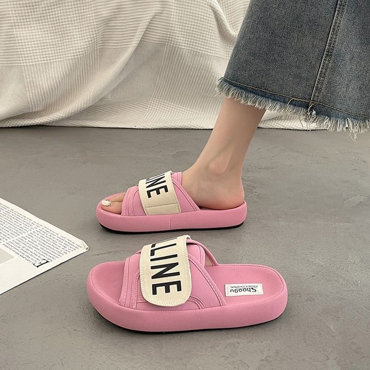 Super Hot And Beautiful Thick Sole Sandals For Women's Summer Outwear Fashion Matching Skirt 2025 New French Outgoing Flat Bottom Slippers